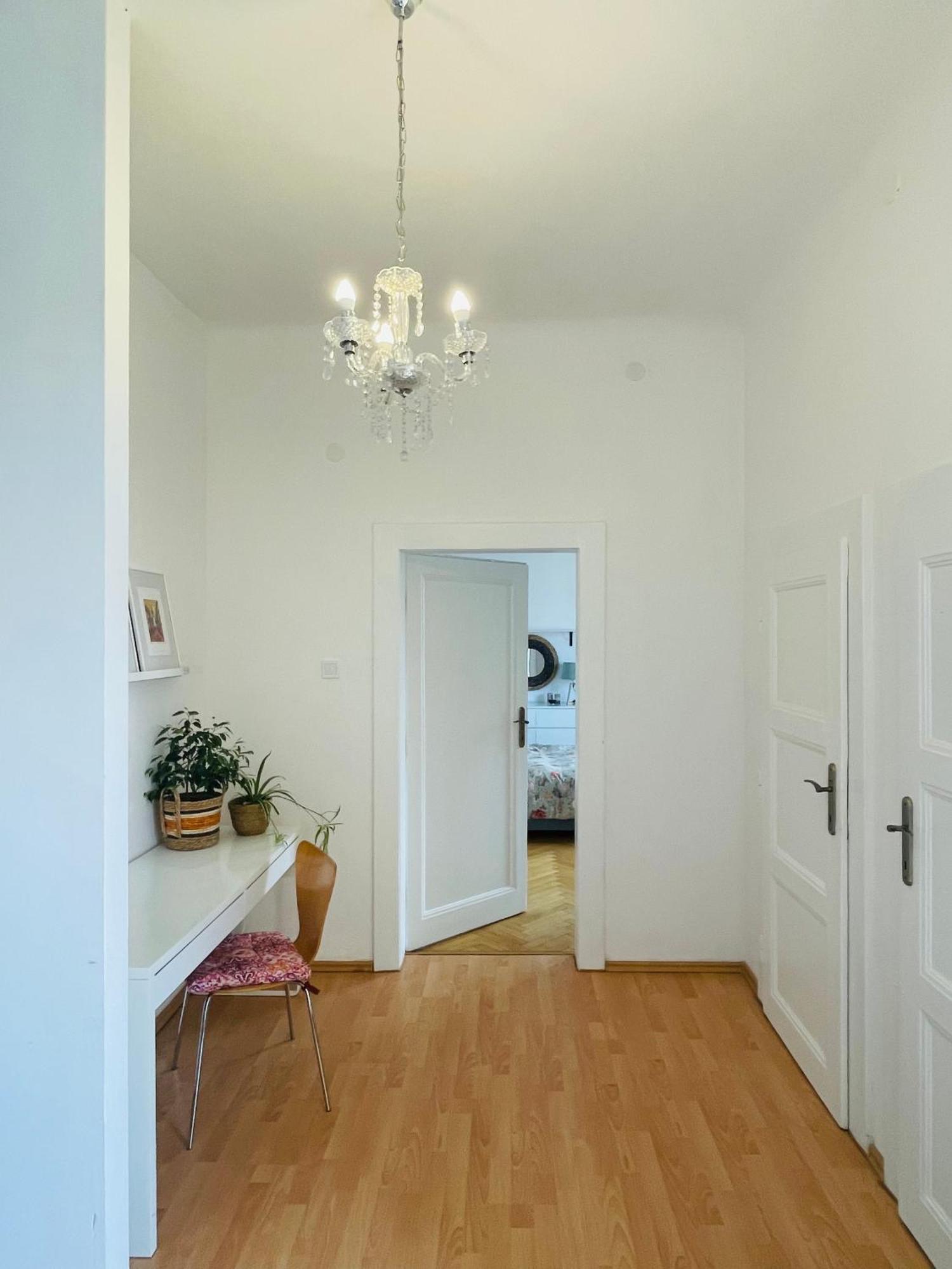 Blue Church Views - Central, Quiet, Bright - 4Th Floor Corner Apartment 125M2 براتسيلافا المظهر الخارجي الصورة